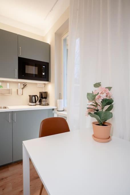 Beautiful Small Apartment Turku Bagian luar foto
