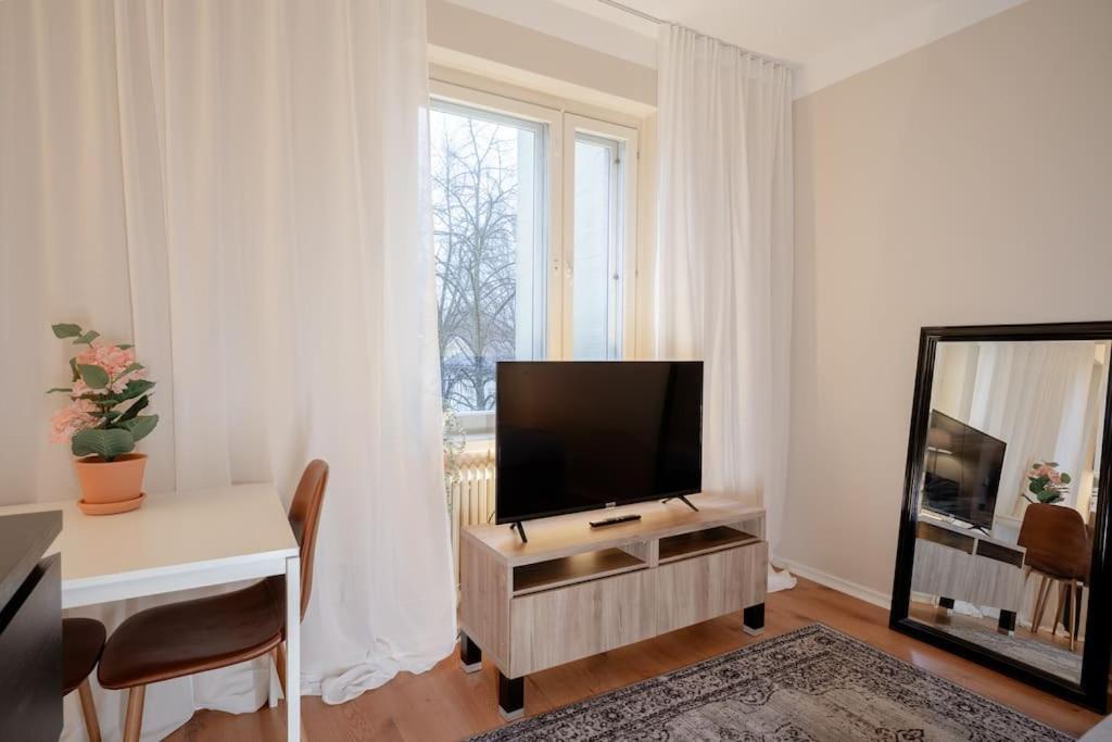 Beautiful Small Apartment Turku Bagian luar foto
